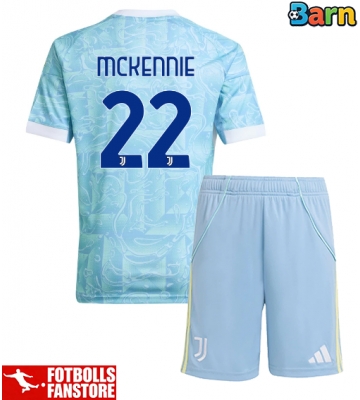 Juventus Weston McKennie #22 Bortatröja Barn 2025-26 Kortärmad (+ Korta byxor)